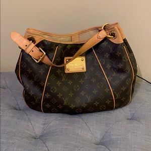 Louis Vuitton Galliera Monogram canvas GM bag